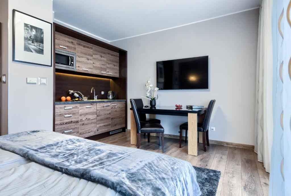 Alibi Apartments - 11