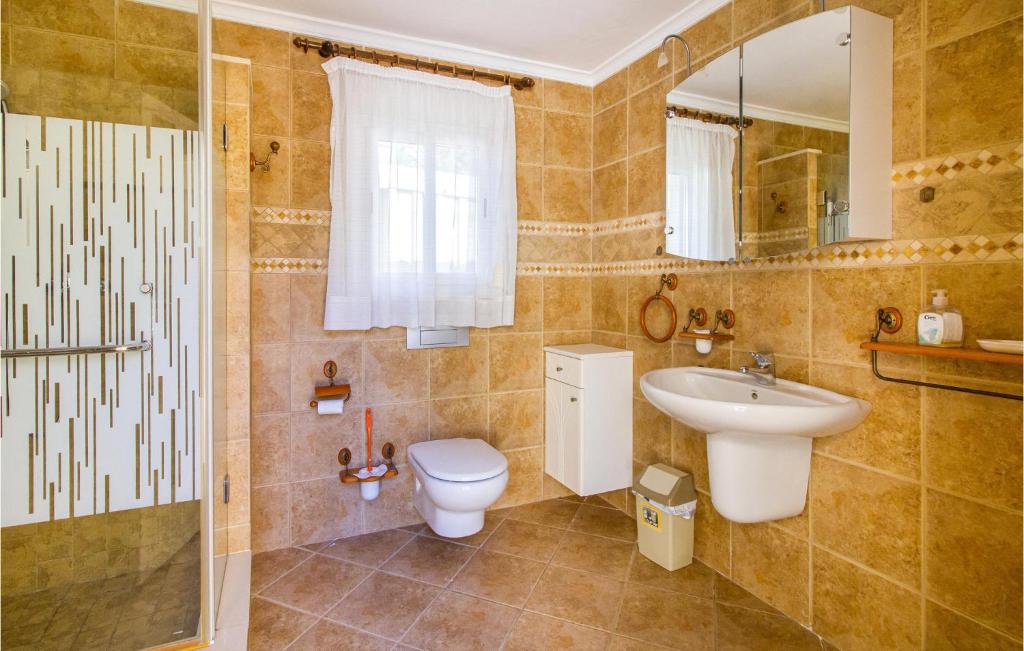 Koupelna v ubytování Lovely Home In Dénia With Kitchen