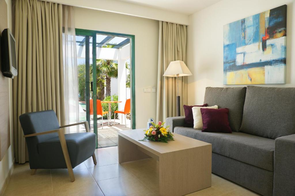 Relaxia Lanzasur Club - Aqualava Water Park - Bungalow (2 Volwassenen + 1 Kind)