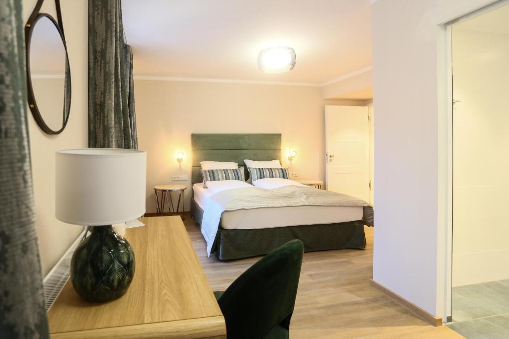 Hotel Lutz - Chambre De Luxe (2 Adultes + 1 Enfant)