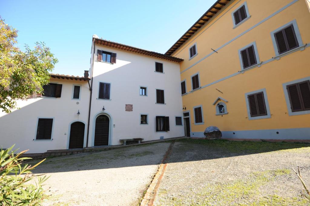 zewnętrzny widok na dom w obiekcie Fattoria Casanova w mieście Palaia