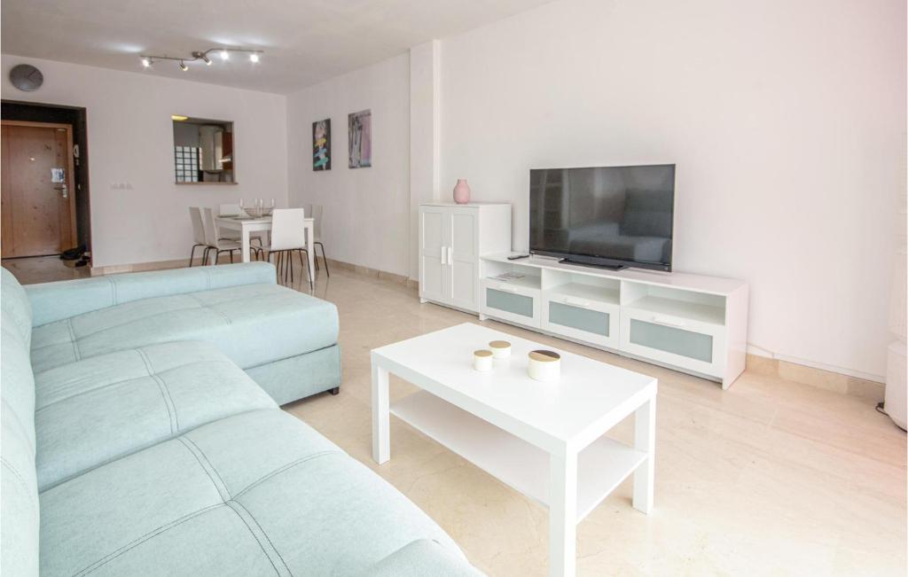 Televízia a/alebo spoločenská miestnosť v ubytovaní Beautiful Apartment In Mijas Costa