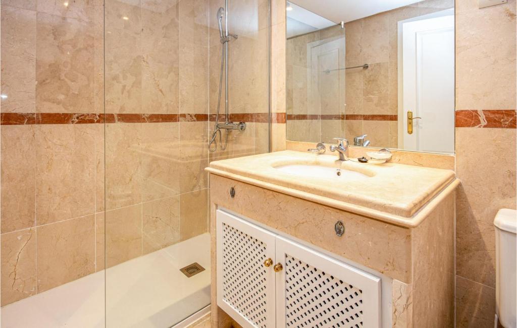 Kúpeľňa v ubytovaní Nice Apartment In Marbella-El Rosario