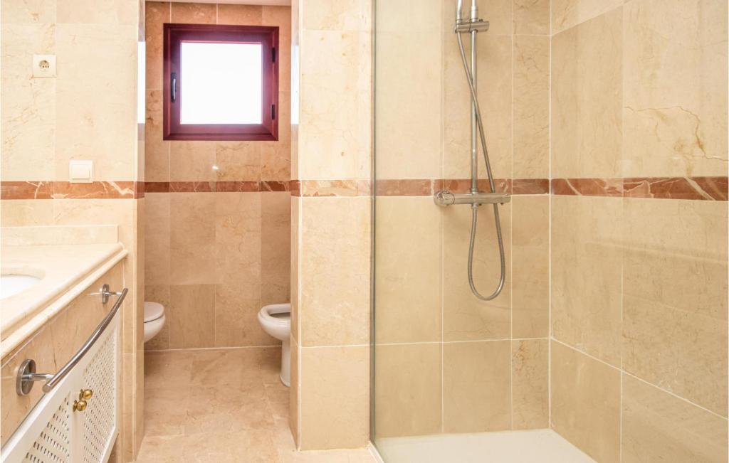Kúpeľňa v ubytovaní Nice Apartment In Marbella-El Rosario