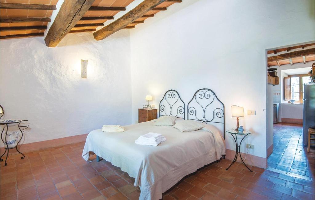 A bed or beds in a room at Schivanoia 1