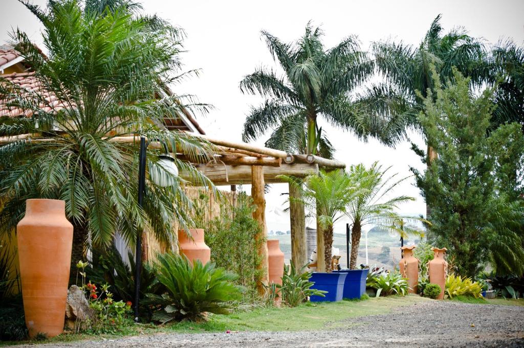  Pousada e Restaurante Caminhos do Bom Café