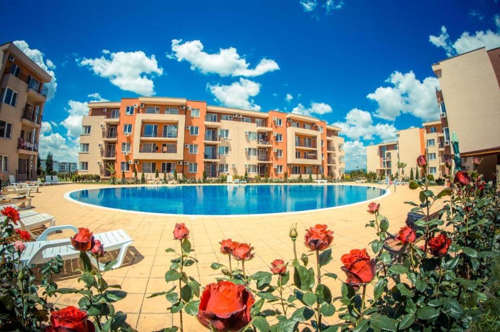 Large 2 Bedroom Apartment With Balcony (7 Adults)