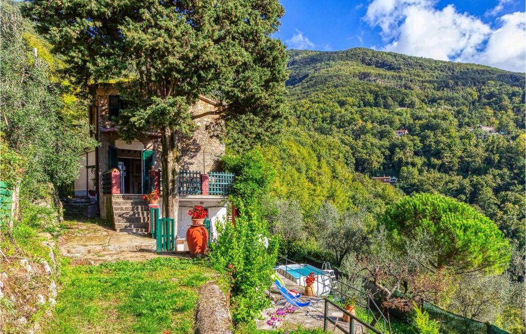 a house on the side of a mountain at Casa Firma in Casoli