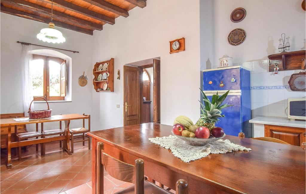 Zdjęcie z galerii obiektu Nice Home In Raccuja With Kitchen w mieście Raccuia