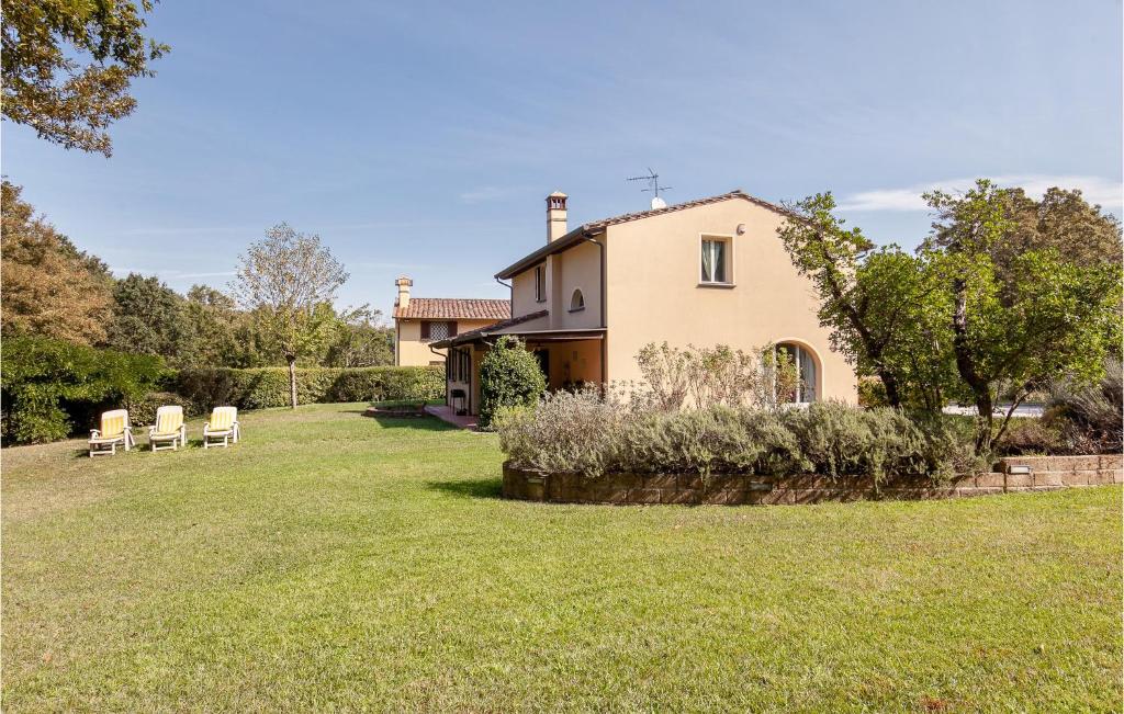 Vonkajšia záhrada v ubytovaní Cozy Home In Pontedera Pi With Wifi