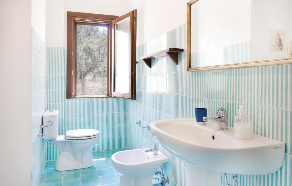 A bathroom at Casale Malena