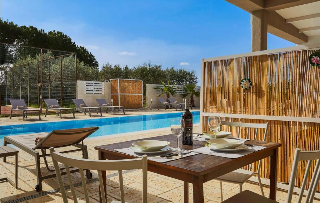 The swimming pool at or close to Villa Natalia