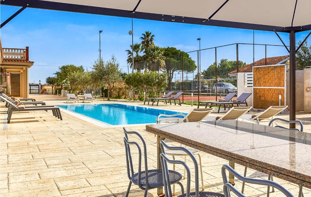 The swimming pool at or close to Villa Natalia
