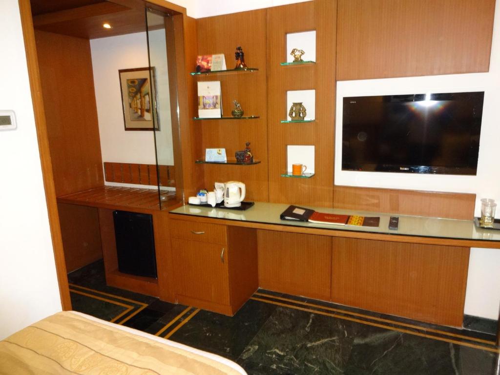 Kuchyň nebo kuchyňský kout v ubytování Regency Madurai by GRT Hotels
