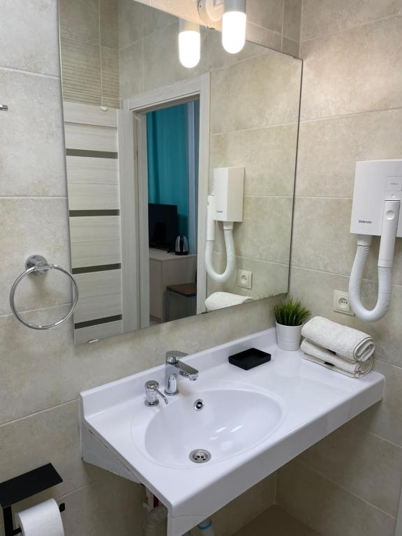 Hotel Ostrovok - Housity