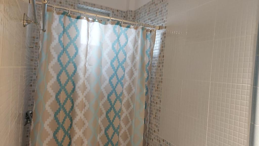 Joan's airport apartment - 18