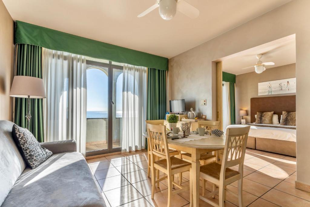 Baba Residences - Appartement 2 Chambres Avec Balcon Et Terrasse
