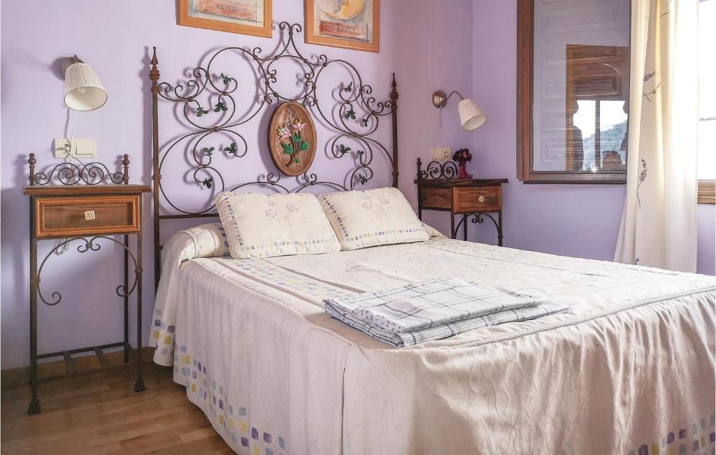Posteľ alebo postele v izbe v ubytovaní One-Bedroom Holiday Home In Benalauria