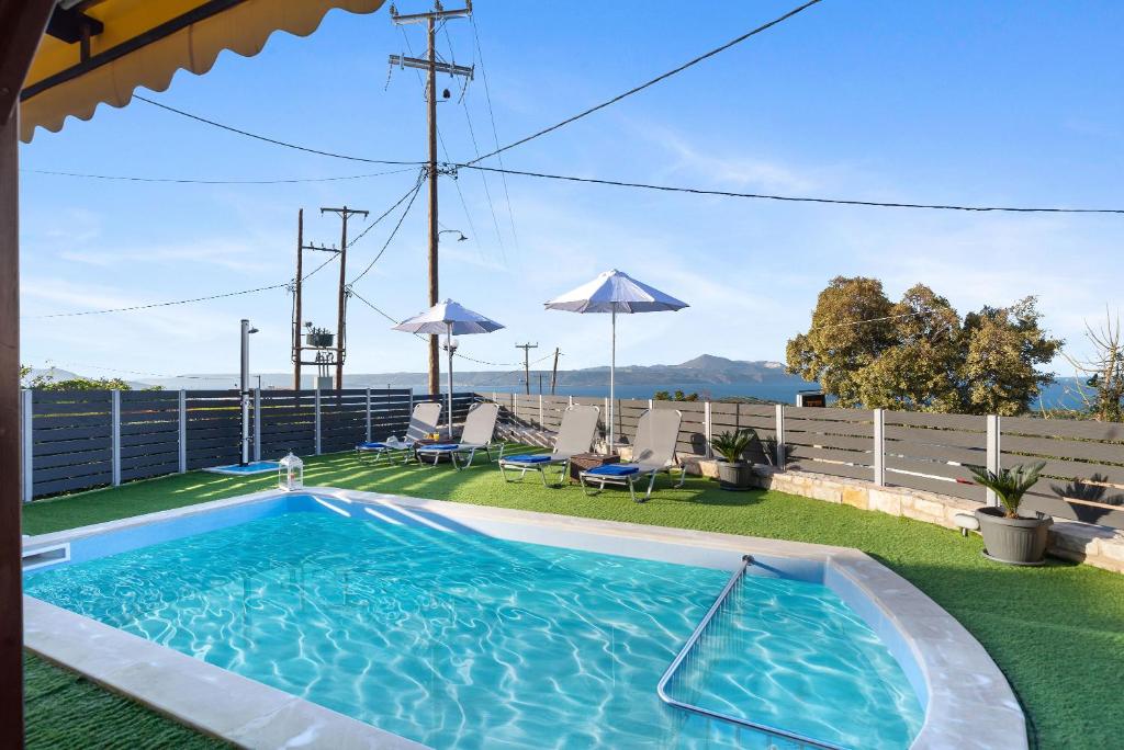 Bazén v ubytování Nikos Dimitra Luxury Home BY APOKORONAS-VILLAS nebo v jeho okolí
