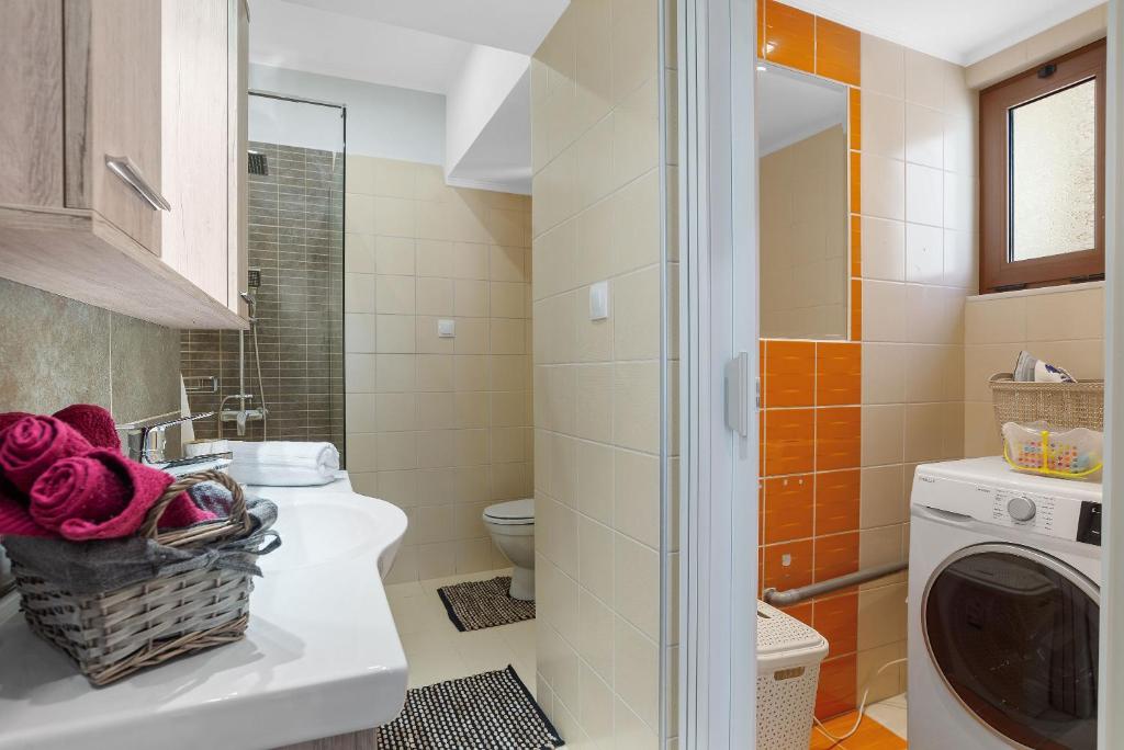 Koupelna v ubytování Nikos Dimitra Luxury Home BY APOKORONAS-VILLAS
