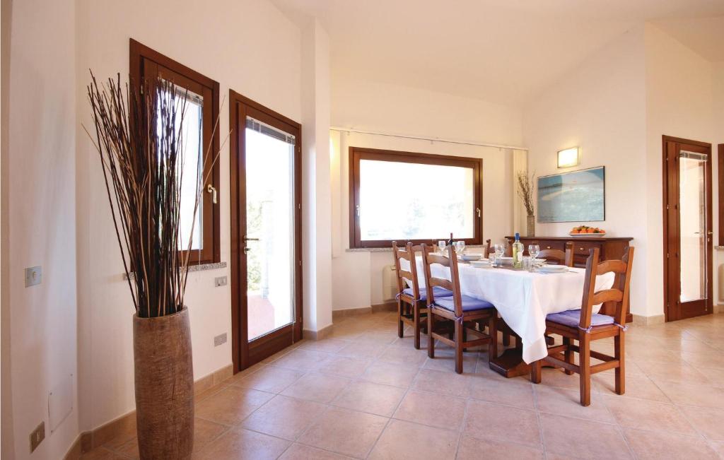 Zdjęcie z galerii obiektu Cozy Home In Costa Rei -Ca- With Wifi w mieście Monte Nai