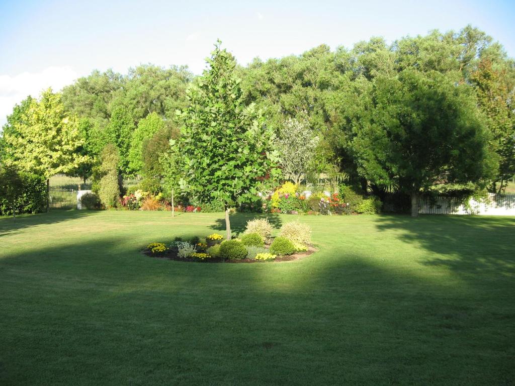 Zahrada ubytování Korbaylen Estate