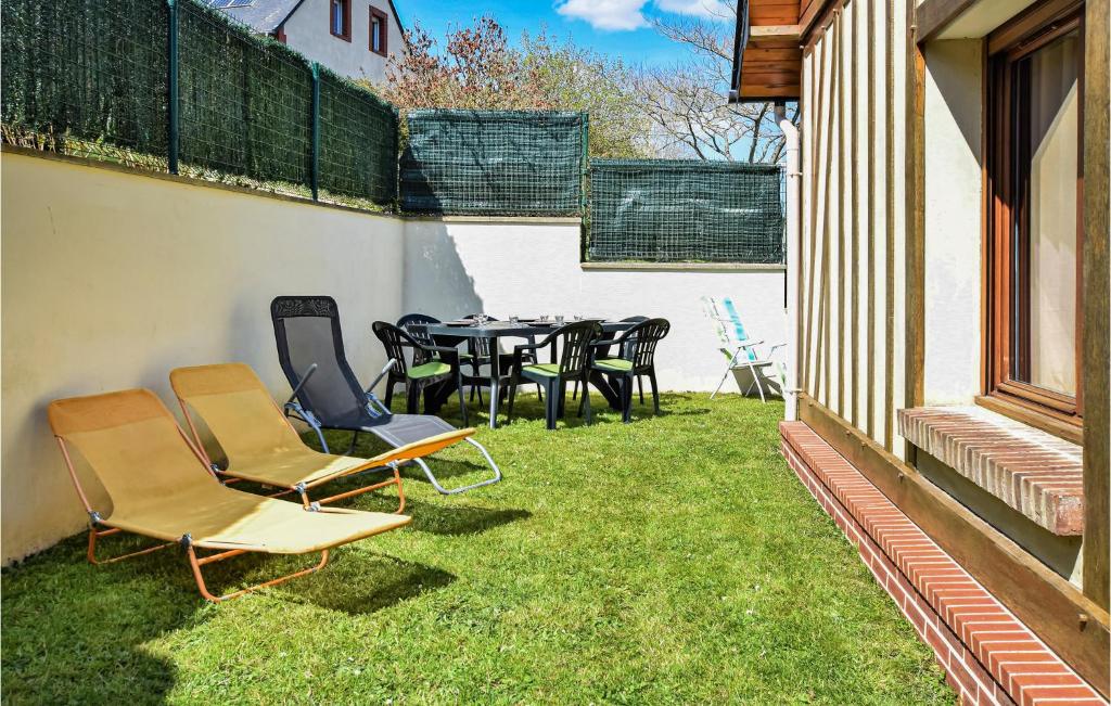 3 Bedroom Amazing Home In Héricourt-En-Caux - Casa De Vacaciones De 3 Dormitorios