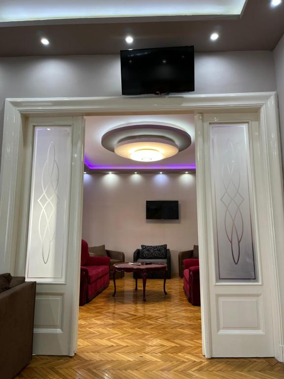 Telewizja i/lub zestaw kina domowego w obiekcie Széchenyi Apartman (IV Deluxe) Miskolc belvárosában