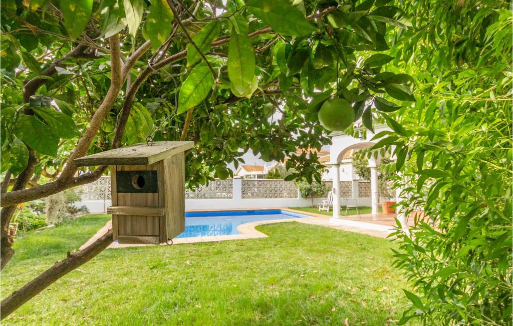 Bazén v ubytovaní 3 Bedroom Nice Home In Vélez Málaga alebo v jeho blízkosti