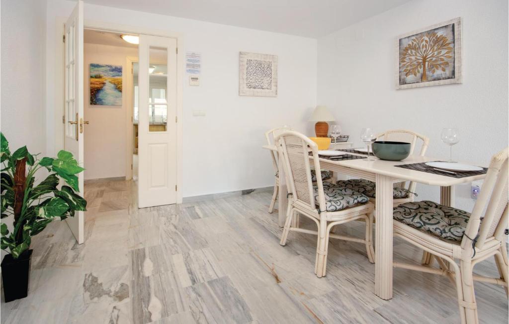 Fotografie z fotogalerie ubytování Amazing Apartment In Marbella With Wifi v destinaci Marbella