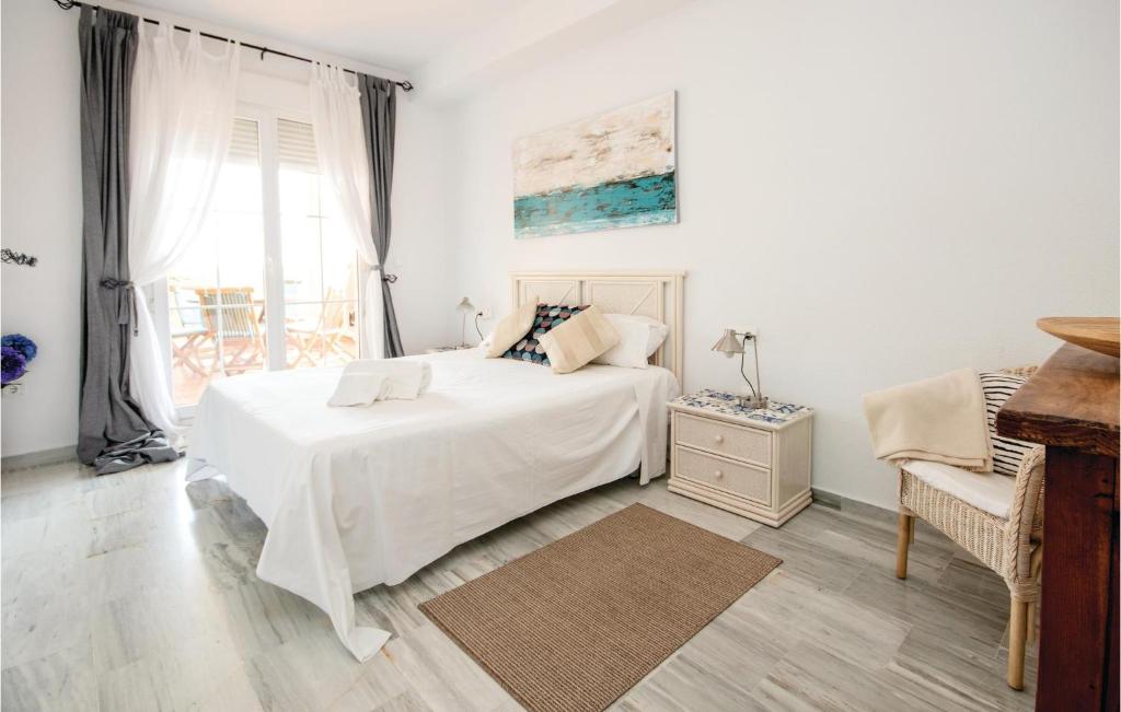 Postel nebo postele na pokoji v ubytování Amazing Apartment In Marbella With Wifi