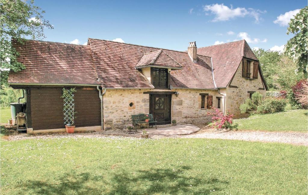 Photo de la galerie de l'établissement Holiday Home Fleurac With Fireplace I, à Fleurac