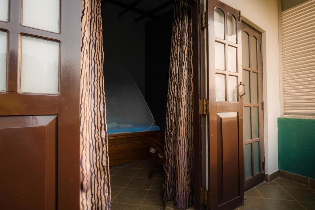 Lilly Palace Villa Guest House - 8