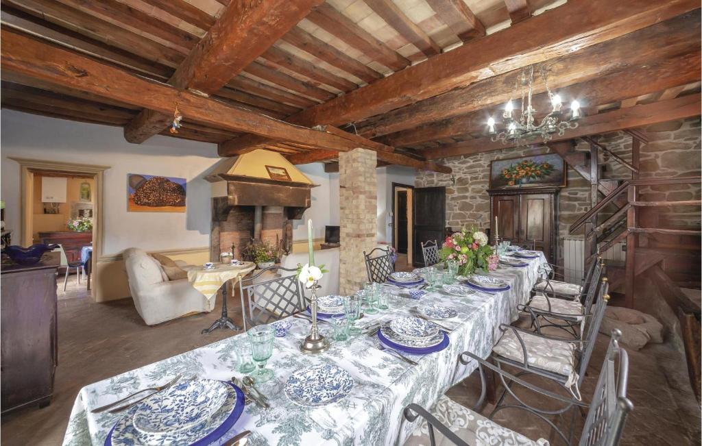 Część wypoczynkowa w obiekcie Nice Home In Apecchio -Pu-
