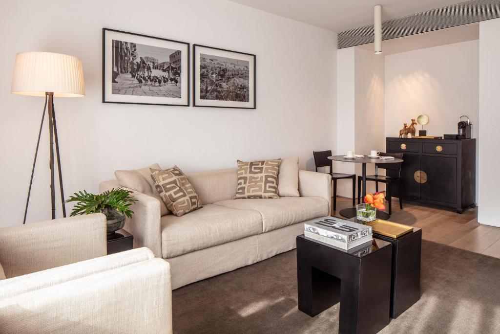 Posezení v ubytování Mamilla Hotel