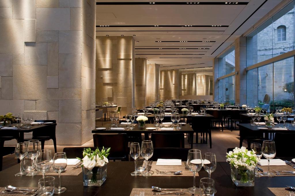 Restaurace v ubytování Mamilla Hotel
