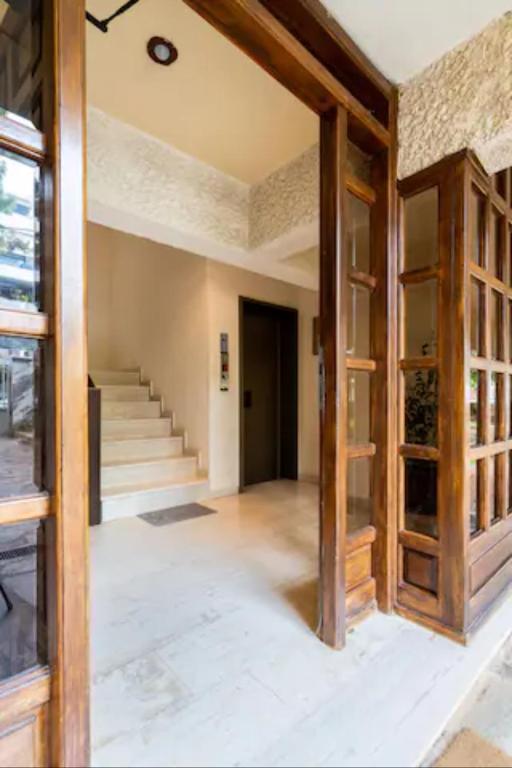 Fotografia z galérie ubytovania Βright Walled Designed Apt in Glyfada Center v Aténach
