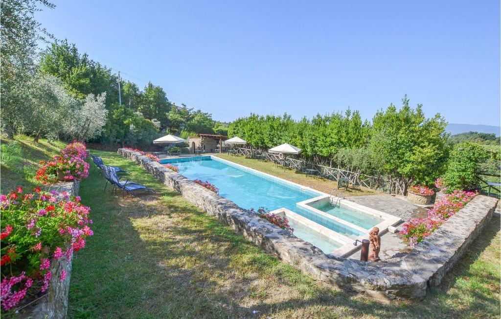Bazén v ubytovaní La Casella- La Terrazza alebo v jeho blízkosti