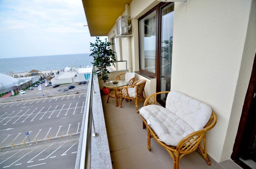 Балкон или терраса в Summerland Sea View Exclusive Apartment - Mamaia