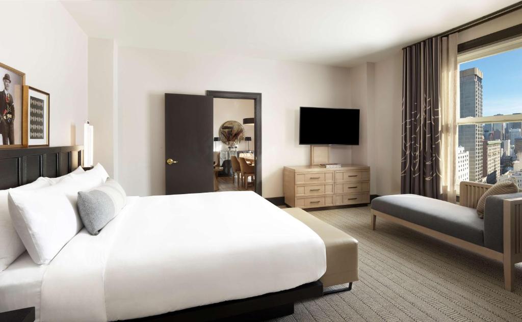 The Clift Royal Sonesta San Francisco - Deluxe One Bedroom Suite With King Bed - Mobility Accessible