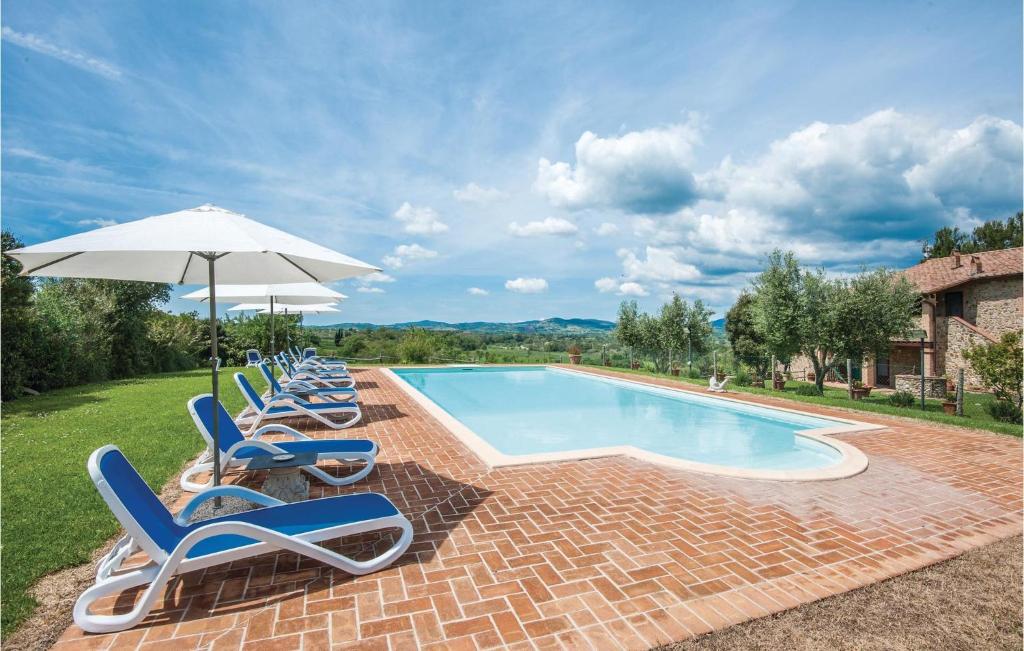 The swimming pool at or close to Cortilla 1