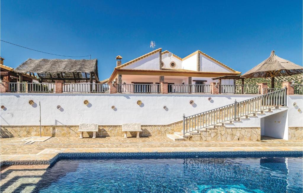 Bazén v ubytovaní Stunning Home In Iznájar With Wifi alebo v jeho blízkosti