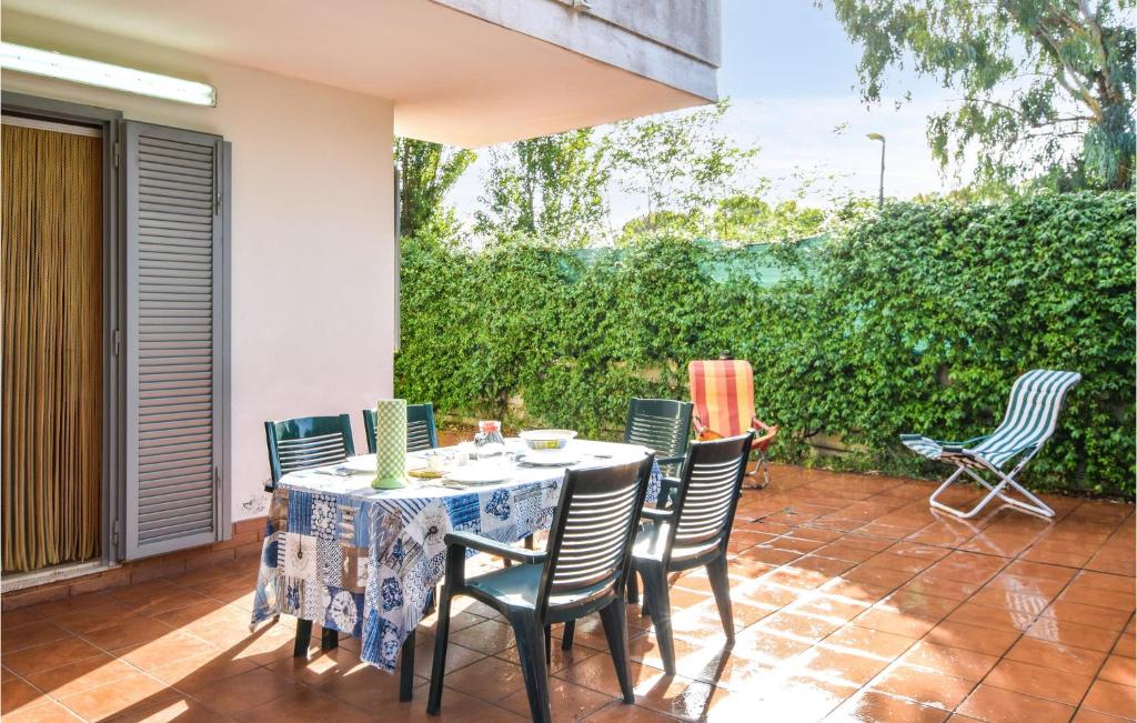 Beautiful home in Nicotera Marina with WiFi and 3 Bedrooms