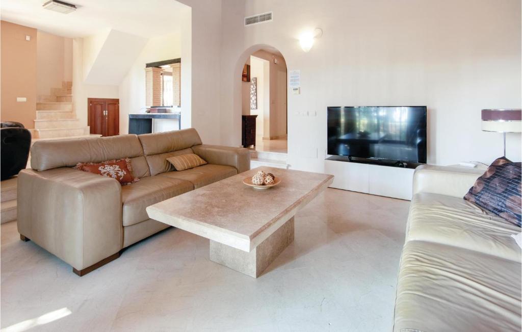 Holiday home Calle de la Playa, Marbella, Spain - Booking.com