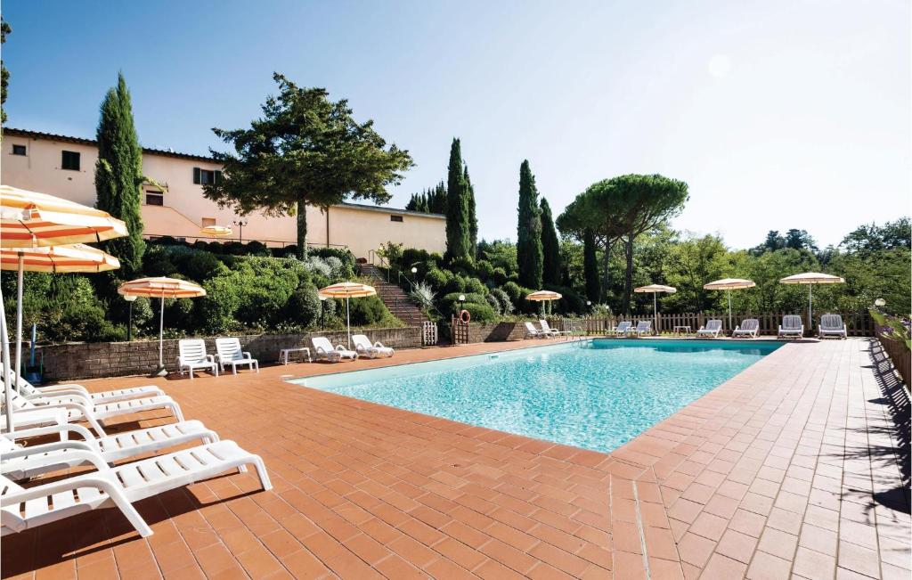 The swimming pool at or close to Lucca