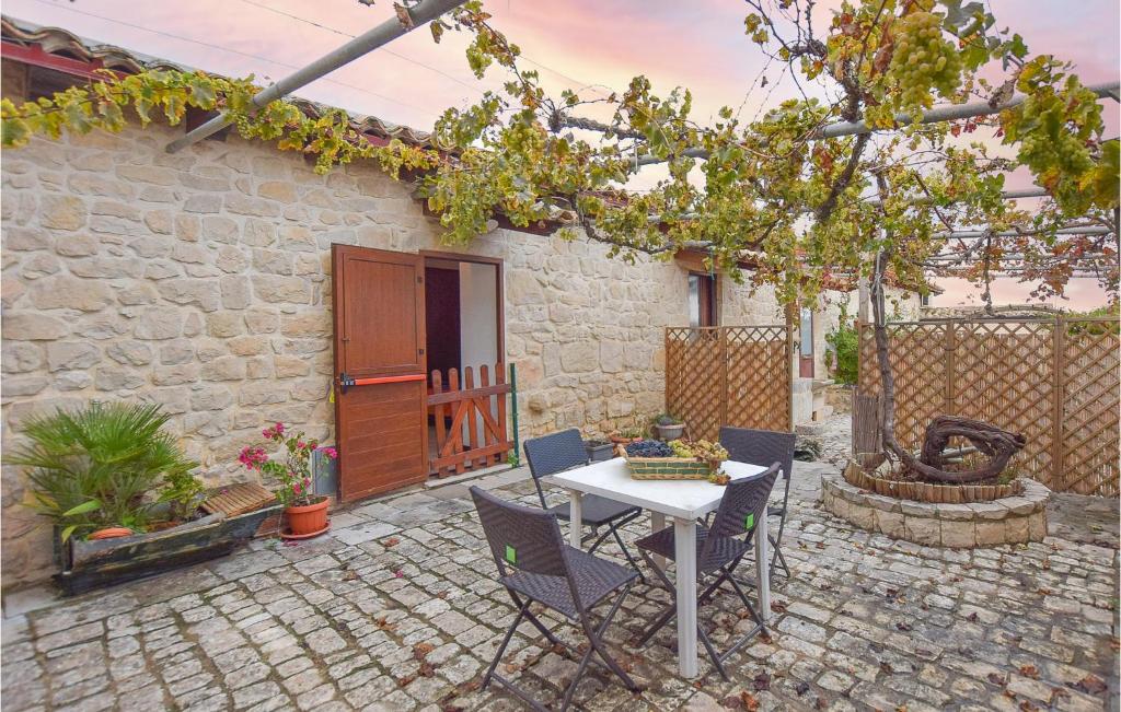 A patio or other outdoor area at La Casa Di Adamo