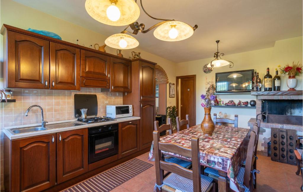 A kitchen or kitchenette at Il Casale 59D
