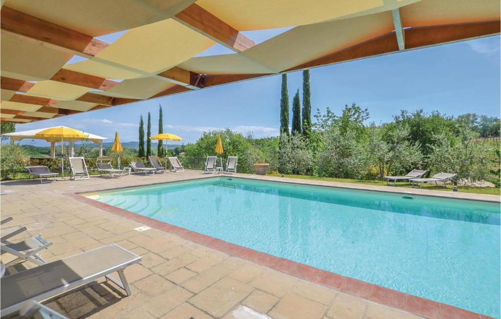 The swimming pool at or close to Nice Home In Bucine Ar With Kitchen
