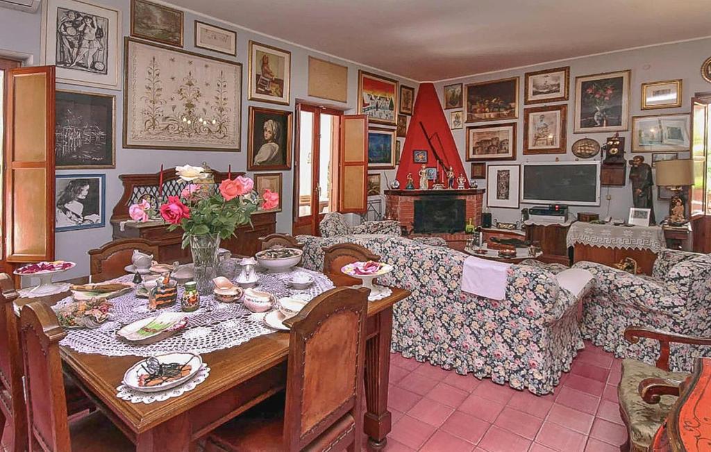 Posedenie v ubytovaní Gorgeous Home In Ardea With Wifi