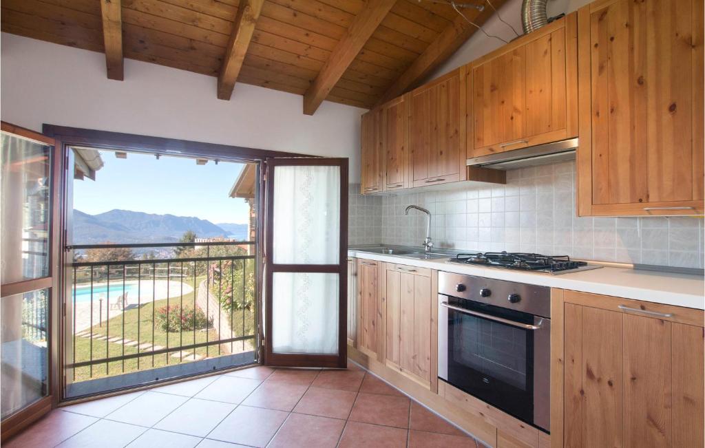 A kitchen or kitchenette at Panorama 2
